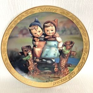 M.I. HUMMEL “SISTERS” Limited Edition Plate Collection F-418